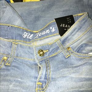 Kinda ripped jeans size 1 women’s